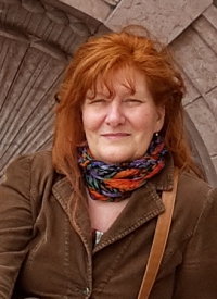 Csöndbe zárul