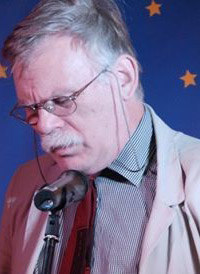 Ahogy a csövön kifér