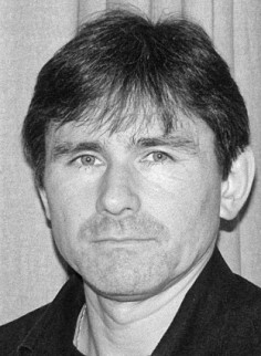 Elhunyt Kiss László